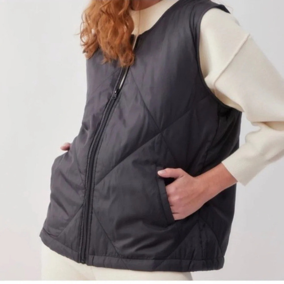 NWT Socialite Quilted Vest, Black, S/M - Picture 2 of 10
